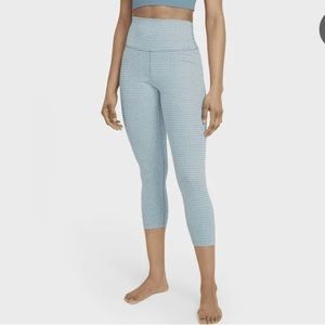 NEW Nike Dri-Fit High-Waisted Cropped Yoga Pants